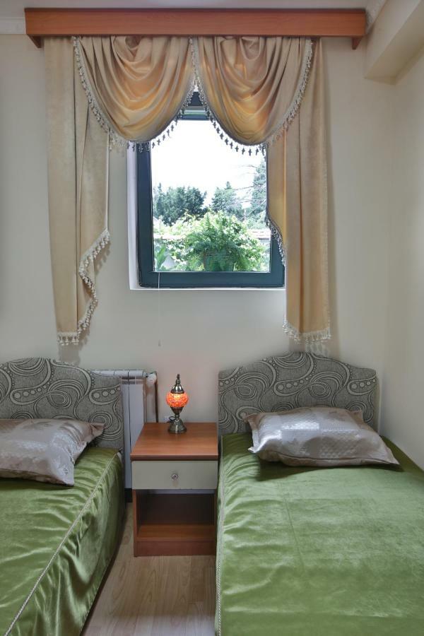 Apartments Holiday Lux Сутоморе Экстерьер фото