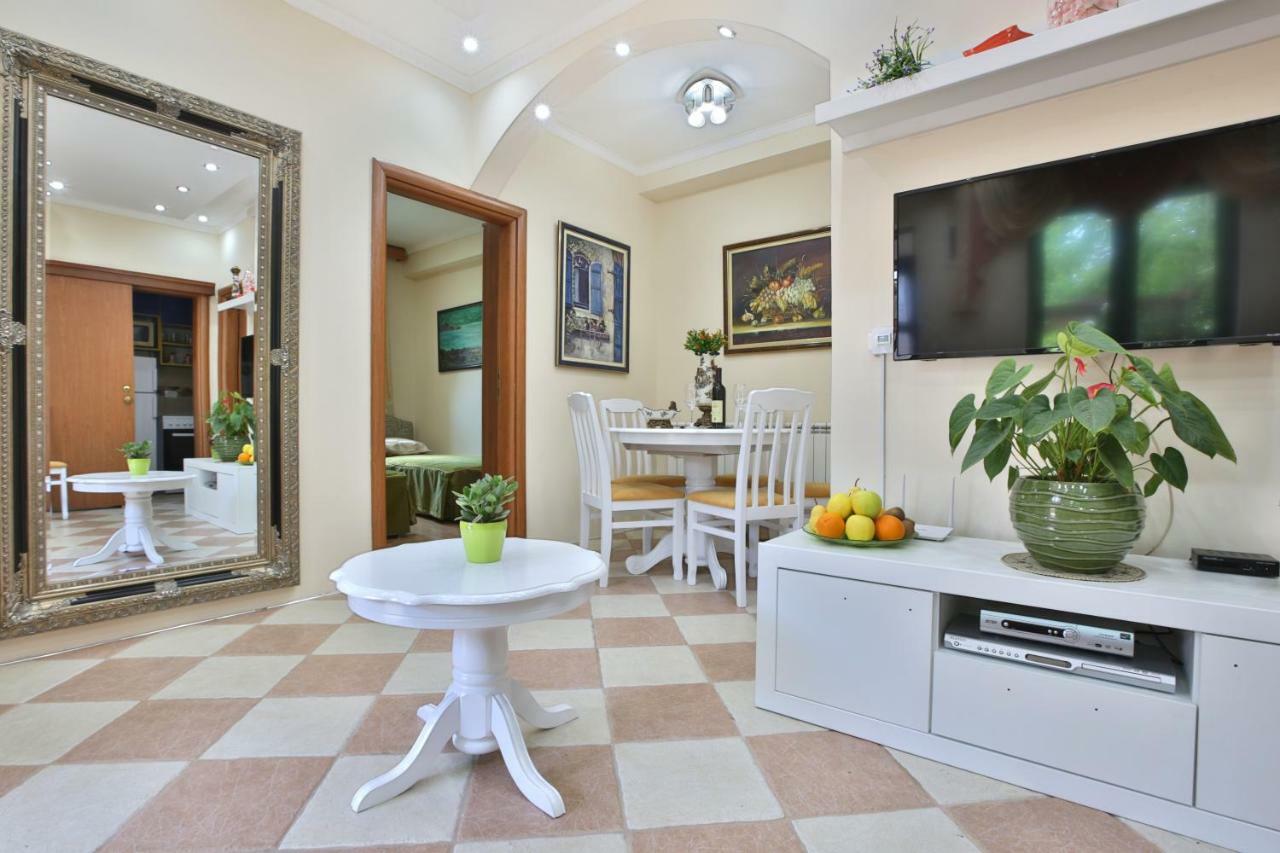 Apartments Holiday Lux Сутоморе Экстерьер фото