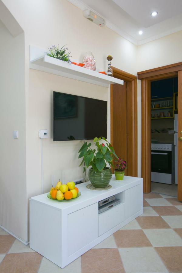 Apartments Holiday Lux Сутоморе Экстерьер фото
