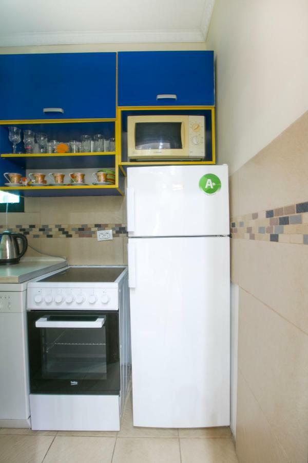 Apartments Holiday Lux Сутоморе Экстерьер фото