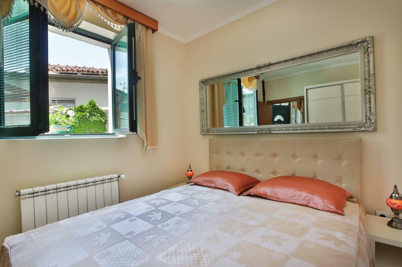 Apartments Holiday Lux Сутоморе Экстерьер фото