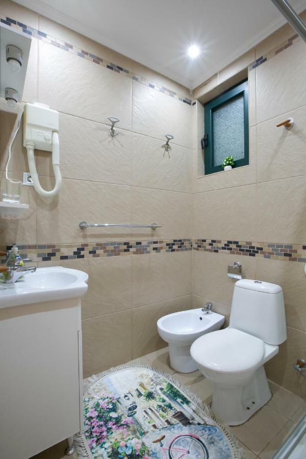 Apartments Holiday Lux Сутоморе Экстерьер фото