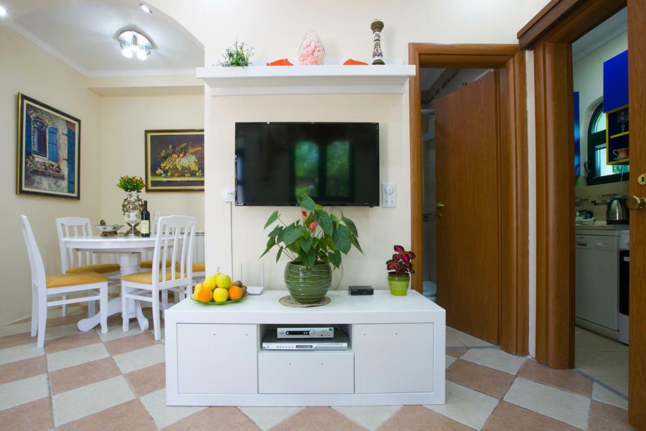 Apartments Holiday Lux Сутоморе Экстерьер фото