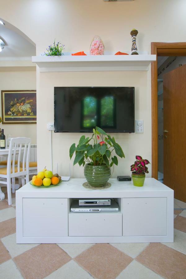 Apartments Holiday Lux Сутоморе Экстерьер фото