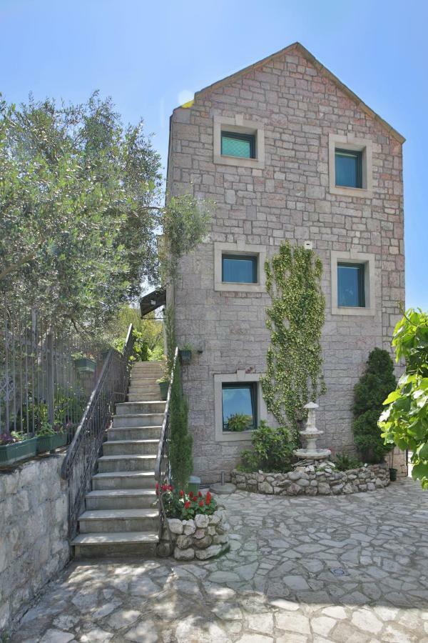 Apartments Holiday Lux Сутоморе Экстерьер фото